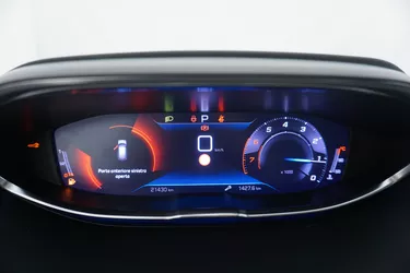 Peugeot 3008 Active Pack 1.2 Benzina 131CV Automatico Interni