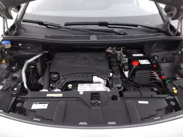 Peugeot 3008 Active Pack 1.2 Benzina 131CV Manuale Vano motore