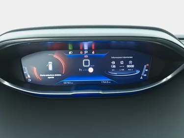 Peugeot 3008 Active Pack 1.2 Benzina 131CV Automatico Interni