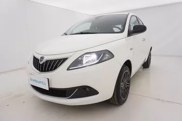 Lancia Ypsilon Gold 1.0 Mild Hybrid 69CV Manuale Visione frontale