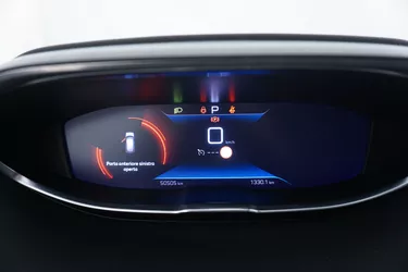 Peugeot 3008 Active Pack 1.2 Benzina 131CV Automatico Interni