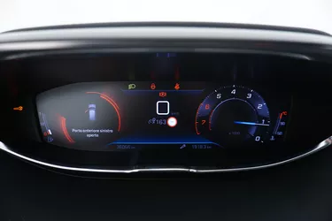 Peugeot 3008 Active Pack 1.2 Benzina 131CV Manuale Interni