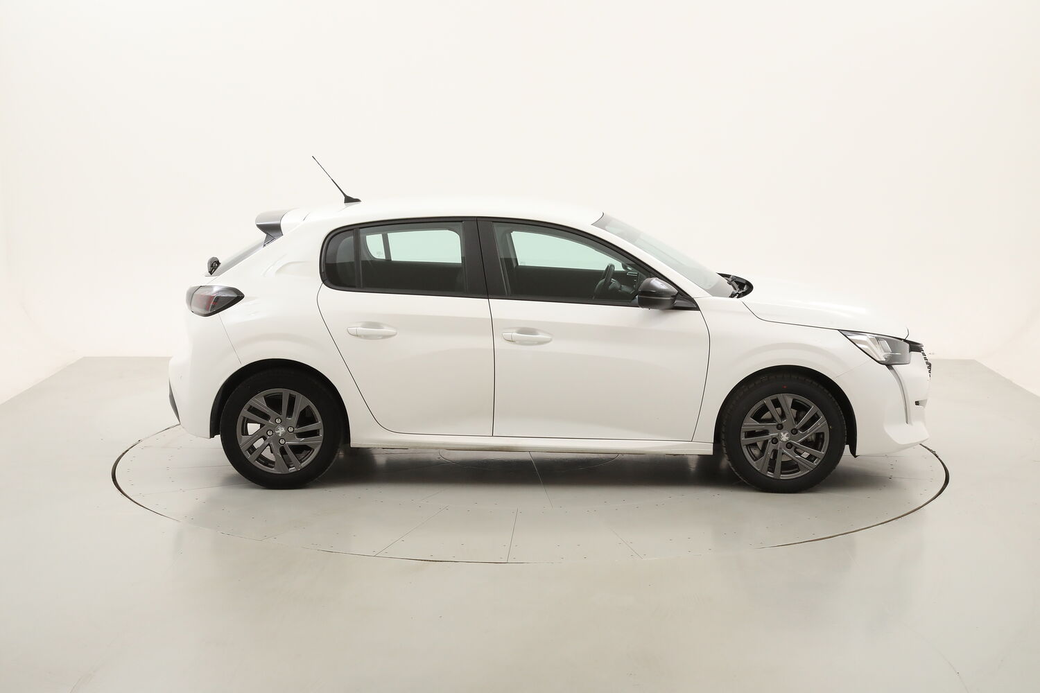Peugeot 208 Active Pack usata del 2022 con 40.980 km