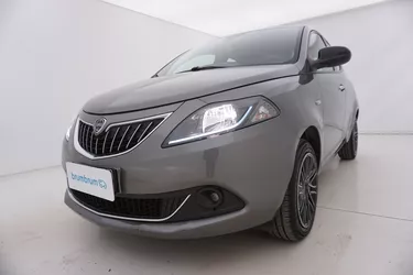 Lancia Ypsilon Gold 1.0 Mild Hybrid 69CV Manuale Visione frontale