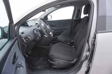 Lancia Ypsilon Gold 1.0 Mild Hybrid 69CV Manuale Sedili