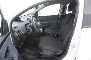 Lancia Ypsilon Gold 1.0 Mild Hybrid 69CV Manuale Sedili