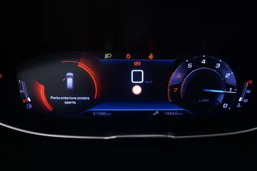 Peugeot 3008 Active Pack 1.2 Benzina 131CV Manuale Interni