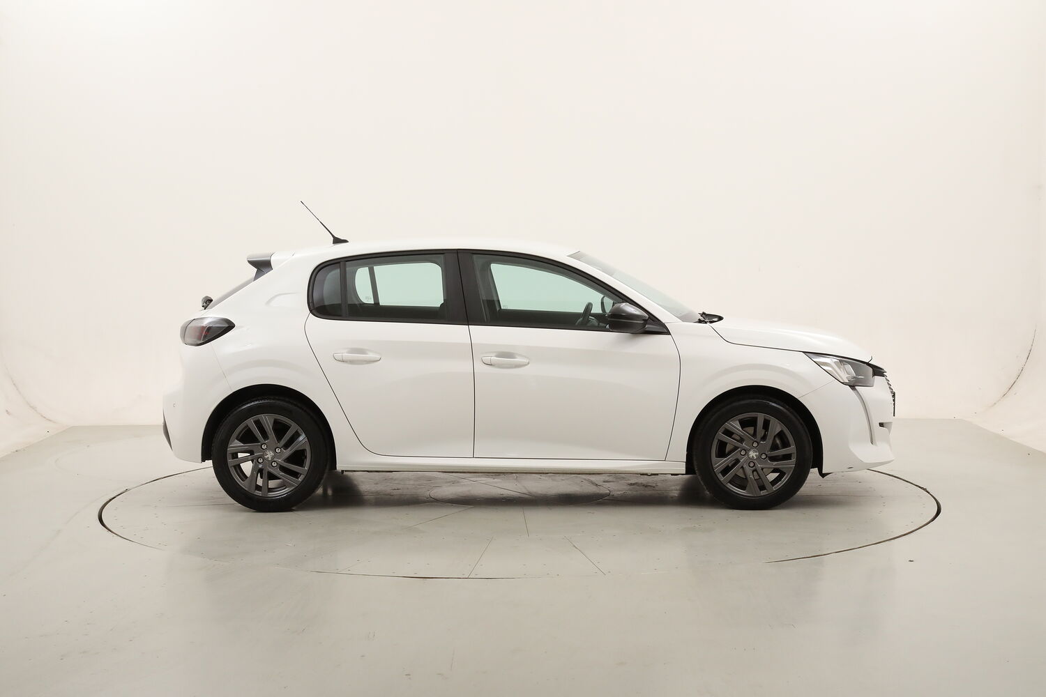 Peugeot 208 Active Pack usata del 2022 con 66.923 km