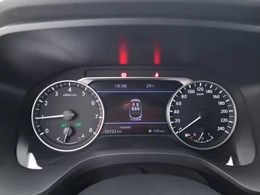 Nissan Qashqai Business 1.3 Mild Hybrid 140CV Manuale Interni