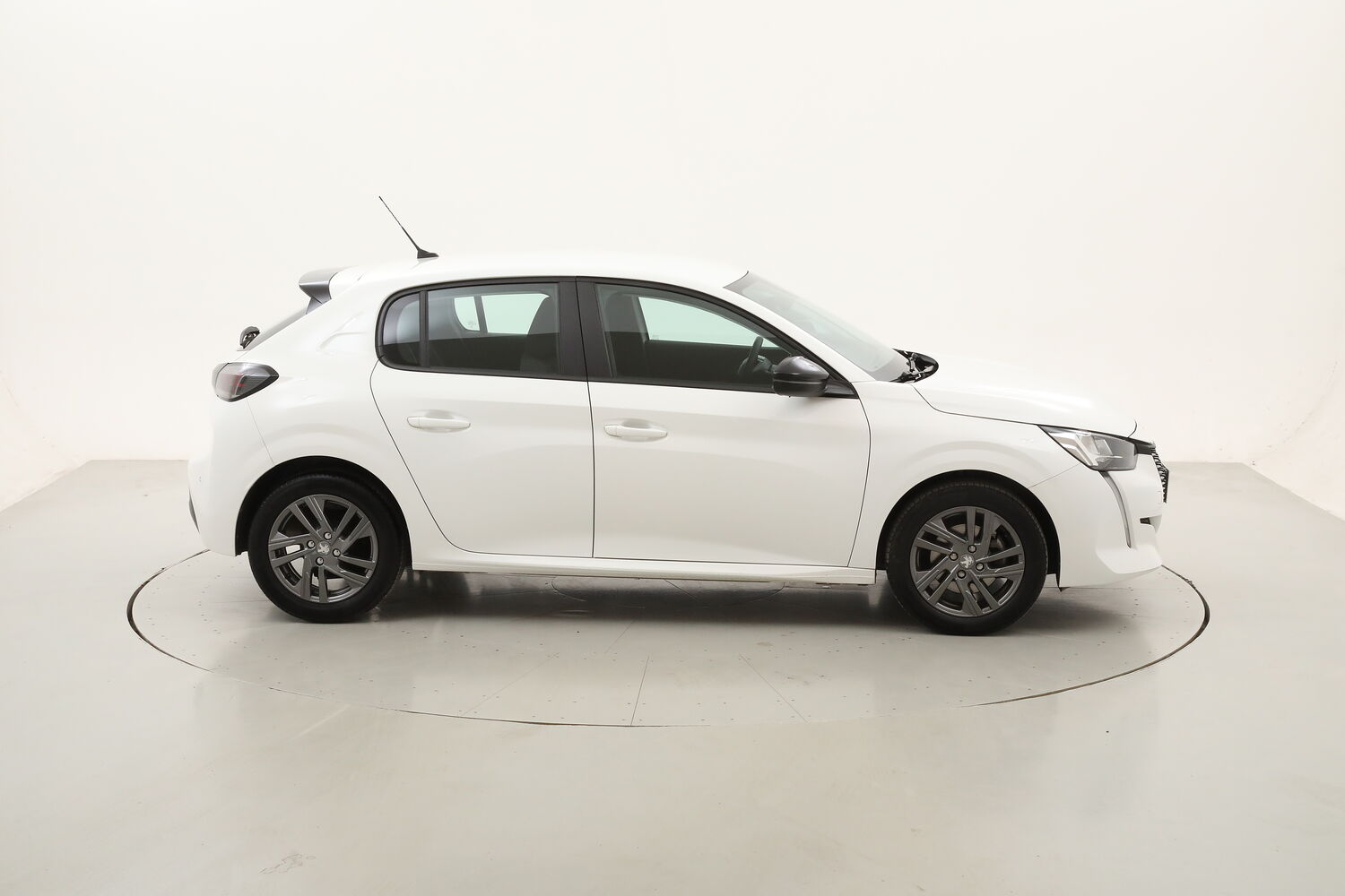 Peugeot 208 Active Pack usata del 2022 con 28.354 km