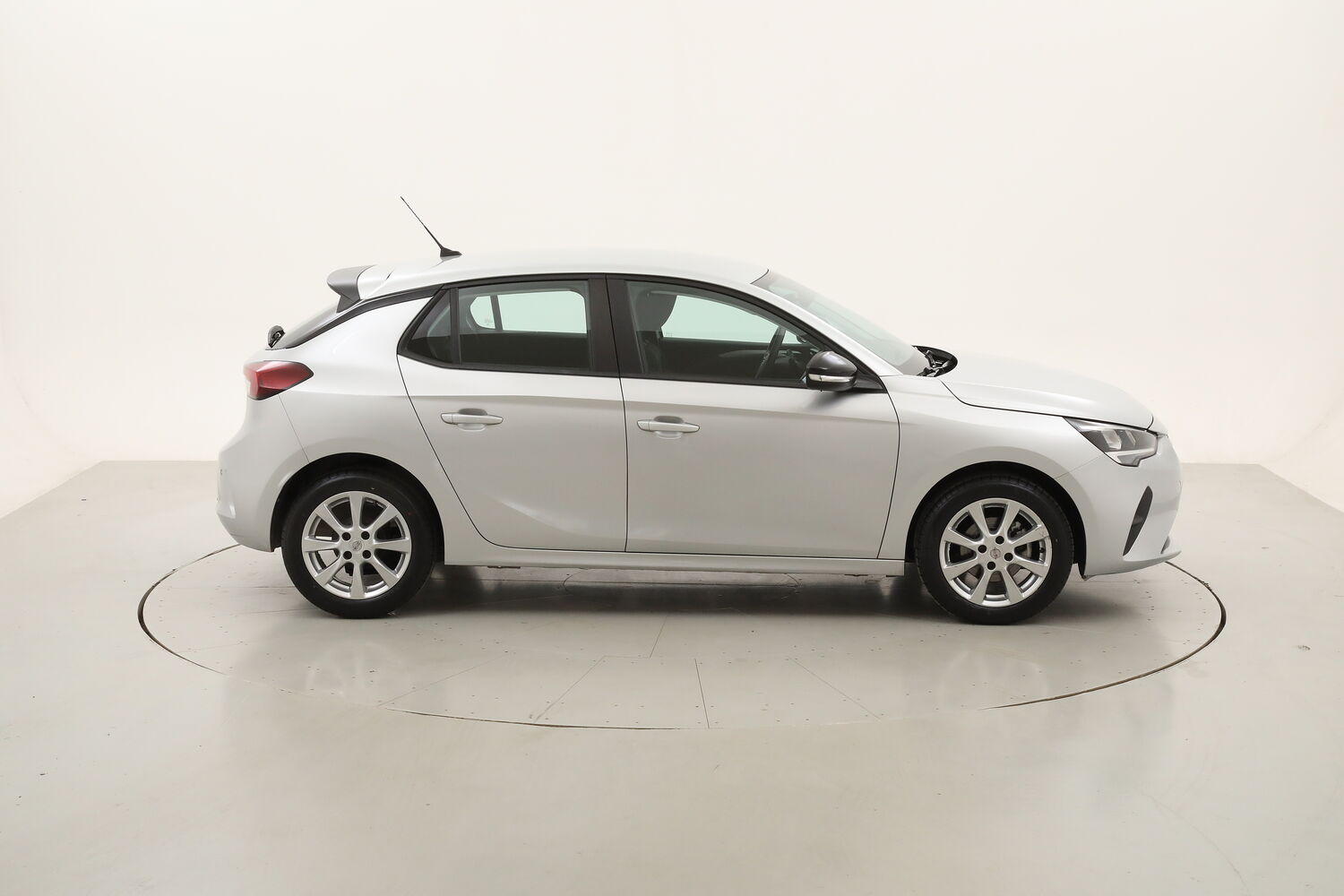 Opel Corsa Edition usata del 2022 con 28.182 km