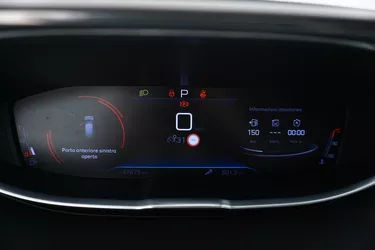 Peugeot 3008 Active Pack 1.2 Benzina 131CV Automatico Interni