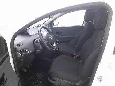 Lancia Ypsilon Gold 1.0 Mild Hybrid 69CV Manuale Sedili